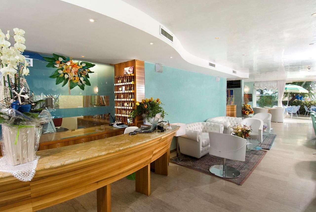 Hotel Margareth Riccione Kültér fotó