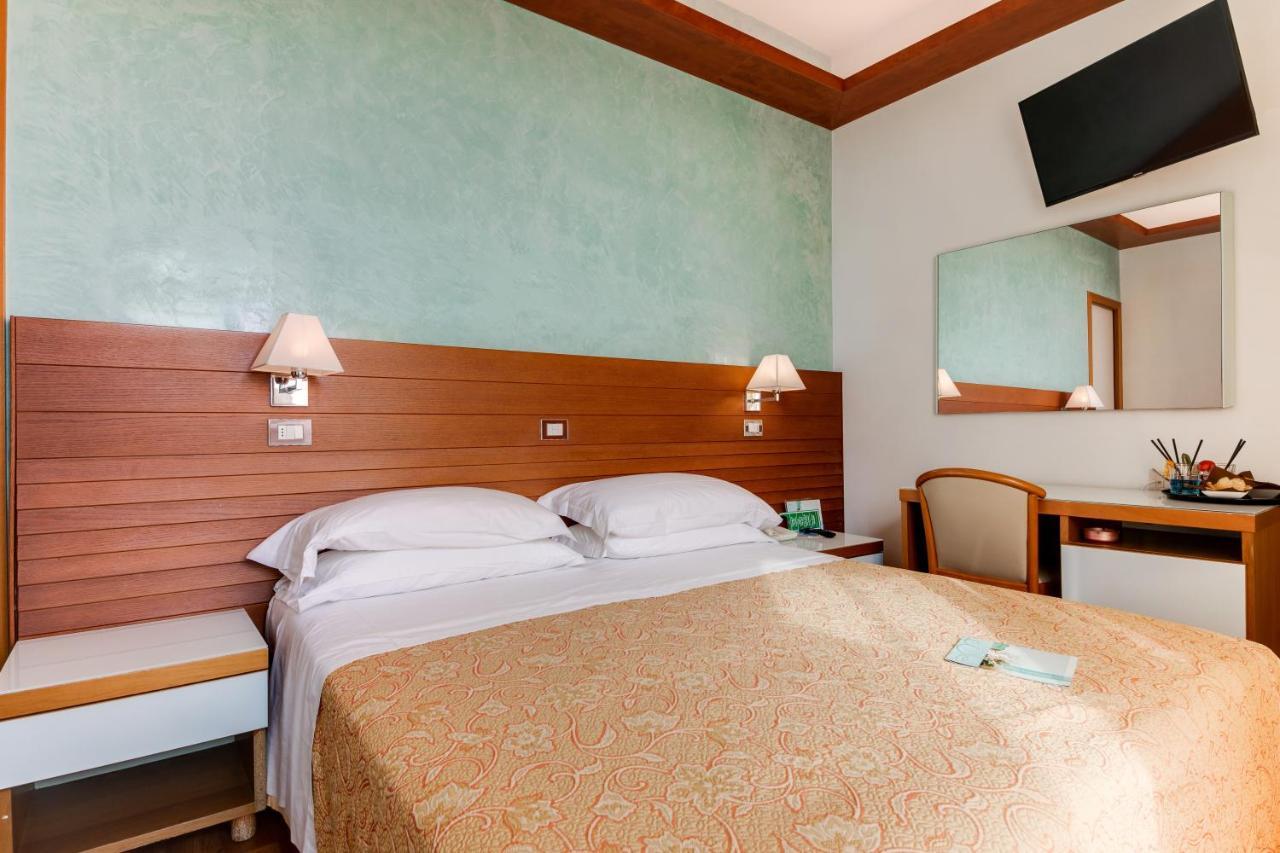 Hotel Margareth Riccione Kültér fotó