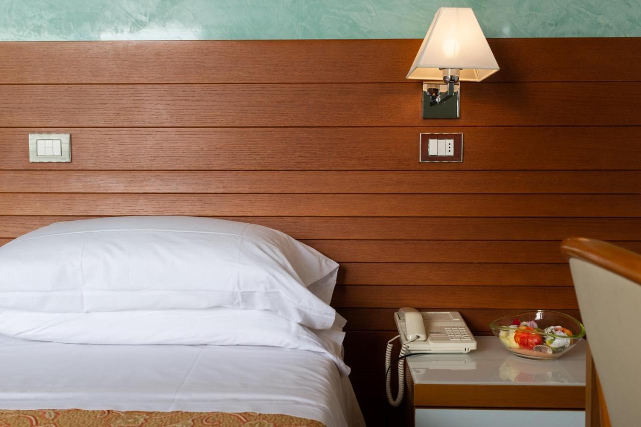 Hotel Margareth Riccione Kültér fotó
