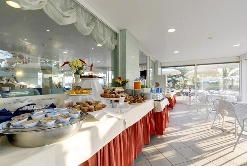 Hotel Margareth Riccione Kültér fotó