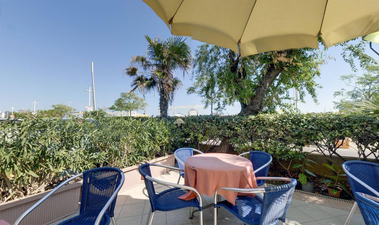 Hotel Margareth Riccione Kültér fotó
