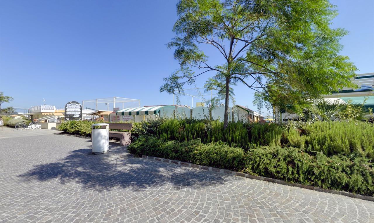 Hotel Margareth Riccione Kültér fotó