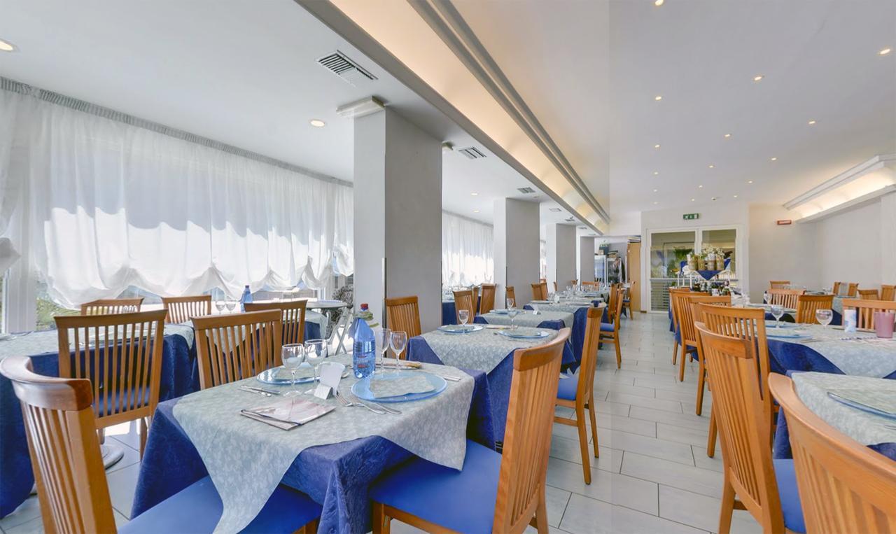 Hotel Margareth Riccione Kültér fotó